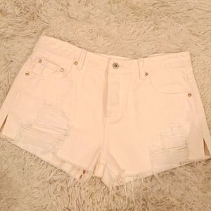 Cream daisy dukes jean shorts Sz L